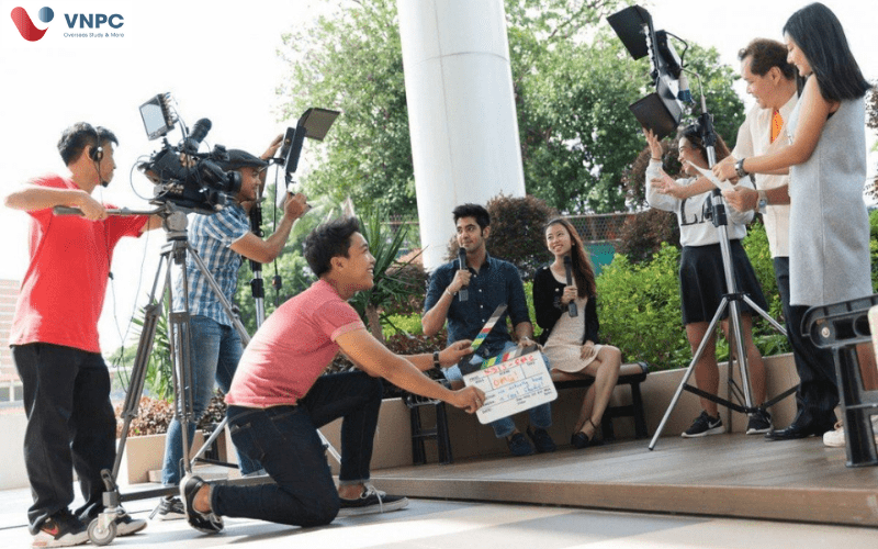 Du học Pháp ngành Truyền thông: Điều kiện, chi phí và chương trình học